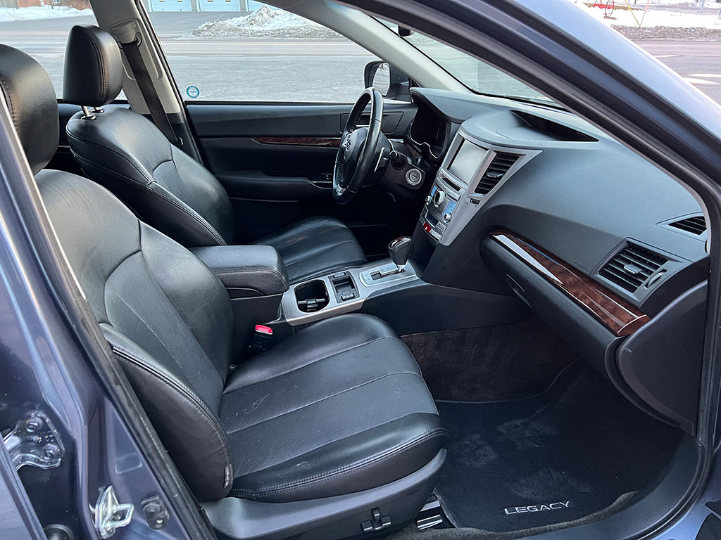 2013 Subaru Legacy 3.6R Limited » AutoWise Inc. (613) 544-1550