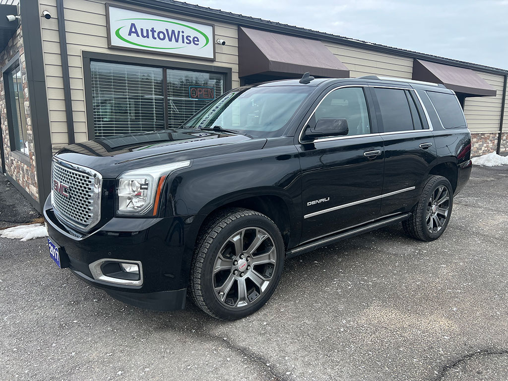 2017 GMC Yukon Denali 4×4 2017 GMC Yukon Denali 4×4